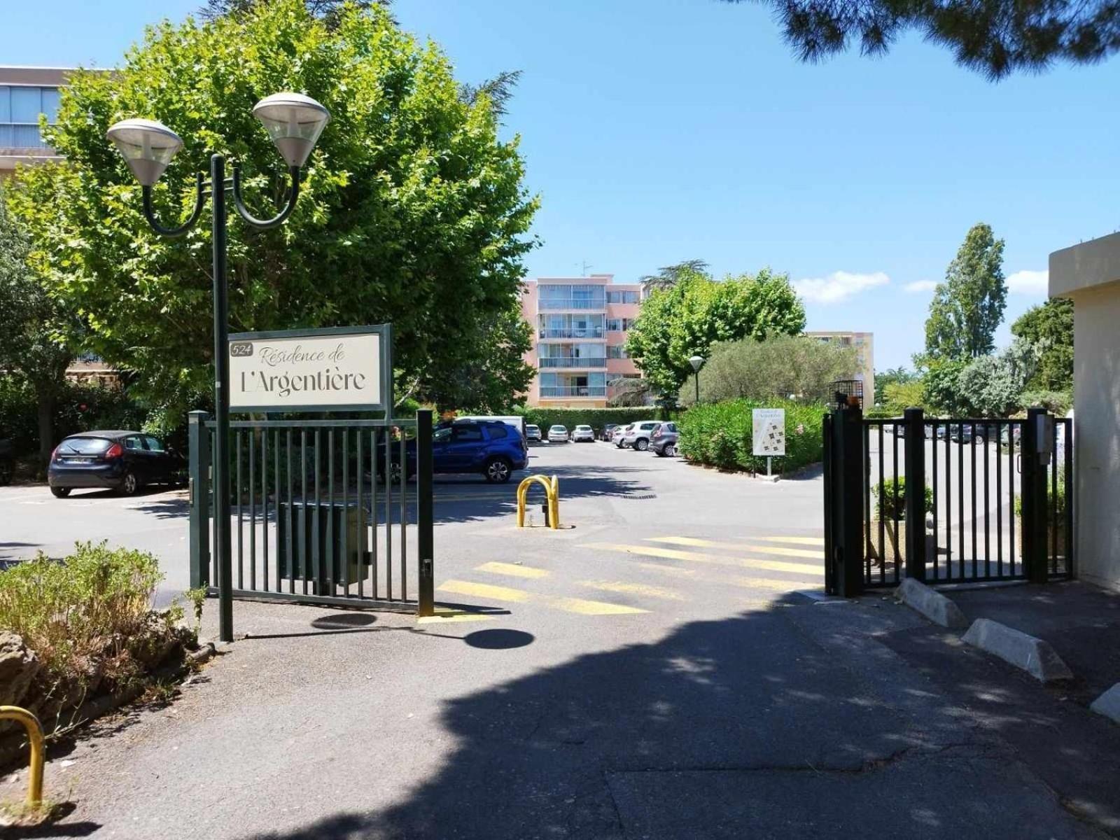 Appartement Avec Place De Parking Fréjus
