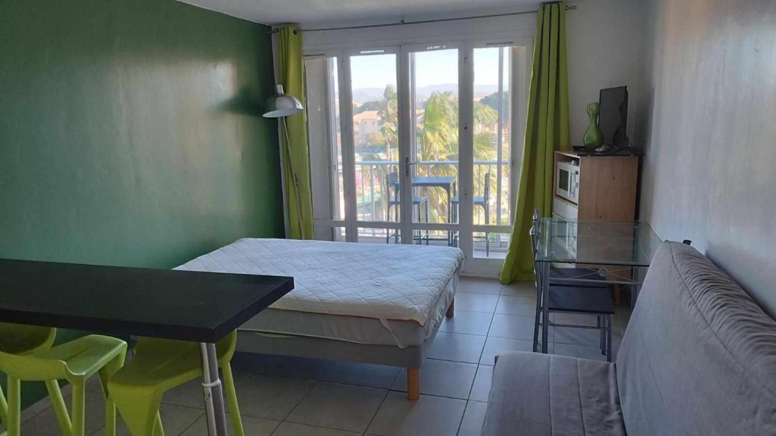 Avec Place De Parking Appartement *